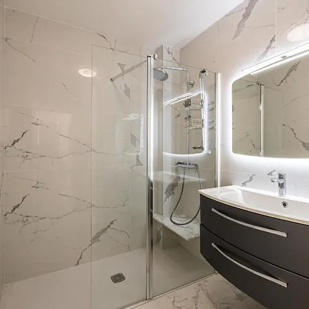 Apartman Ref 1966 - Center