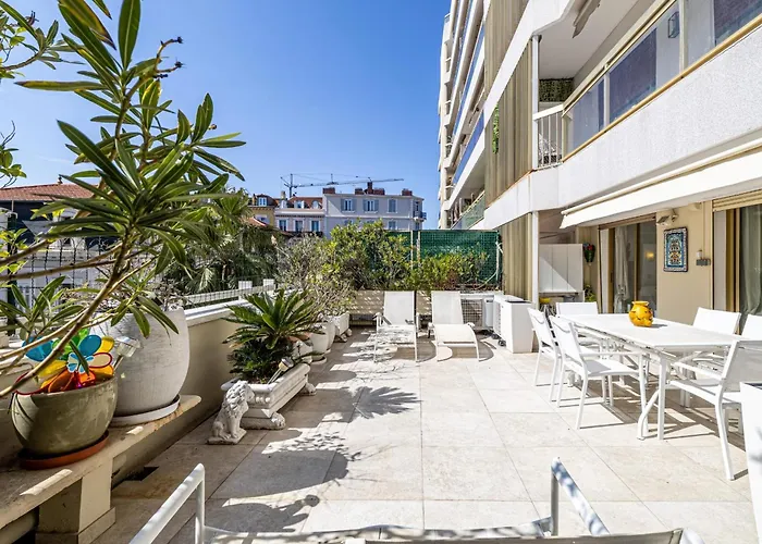 Ref 1966 - Center Cannes