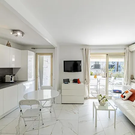 Ref 1966 - Center Apartment Cannes